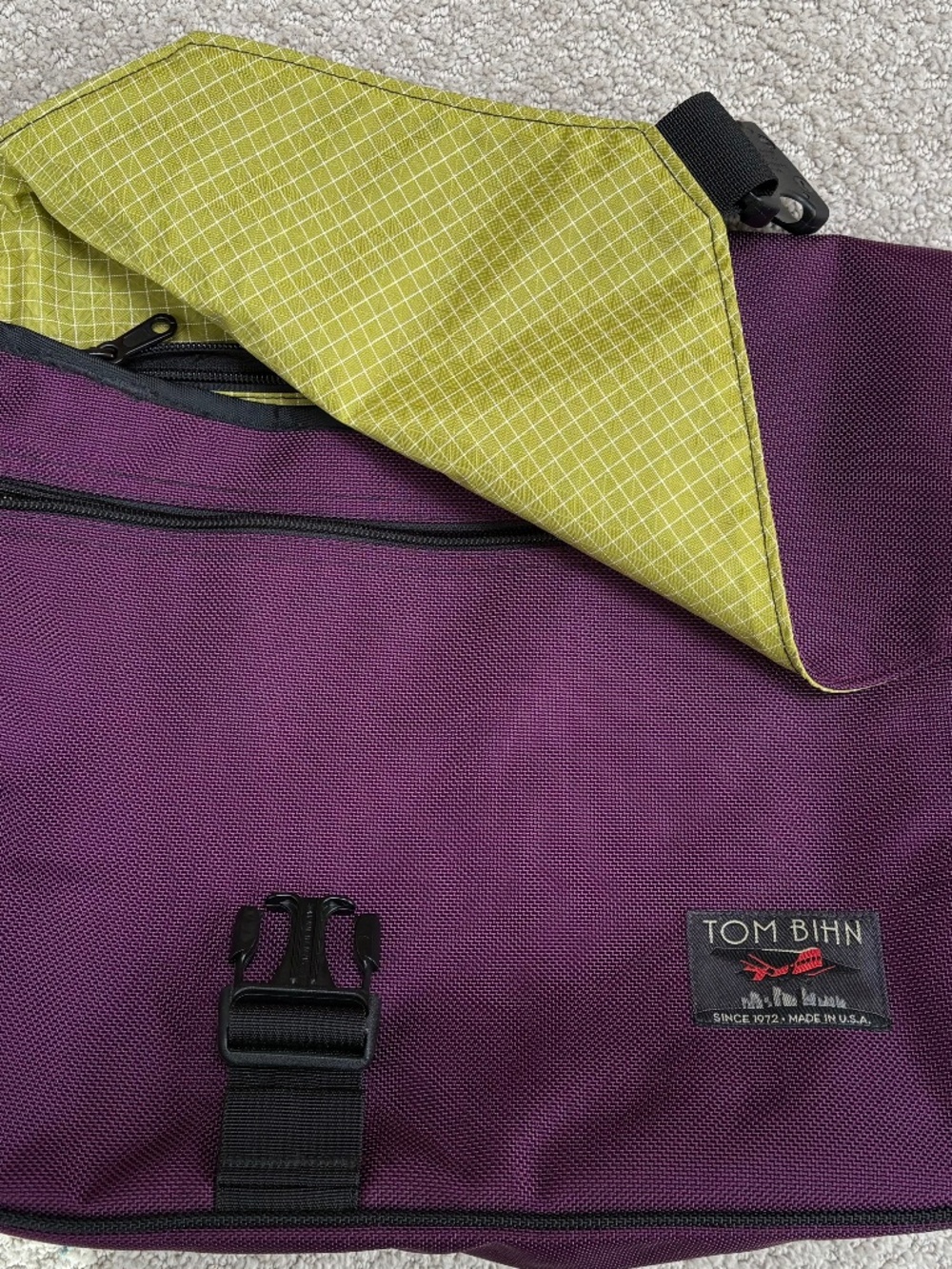 Tom Bihn 1050 aubergine/wasabi makers bag with absolute strap EUC